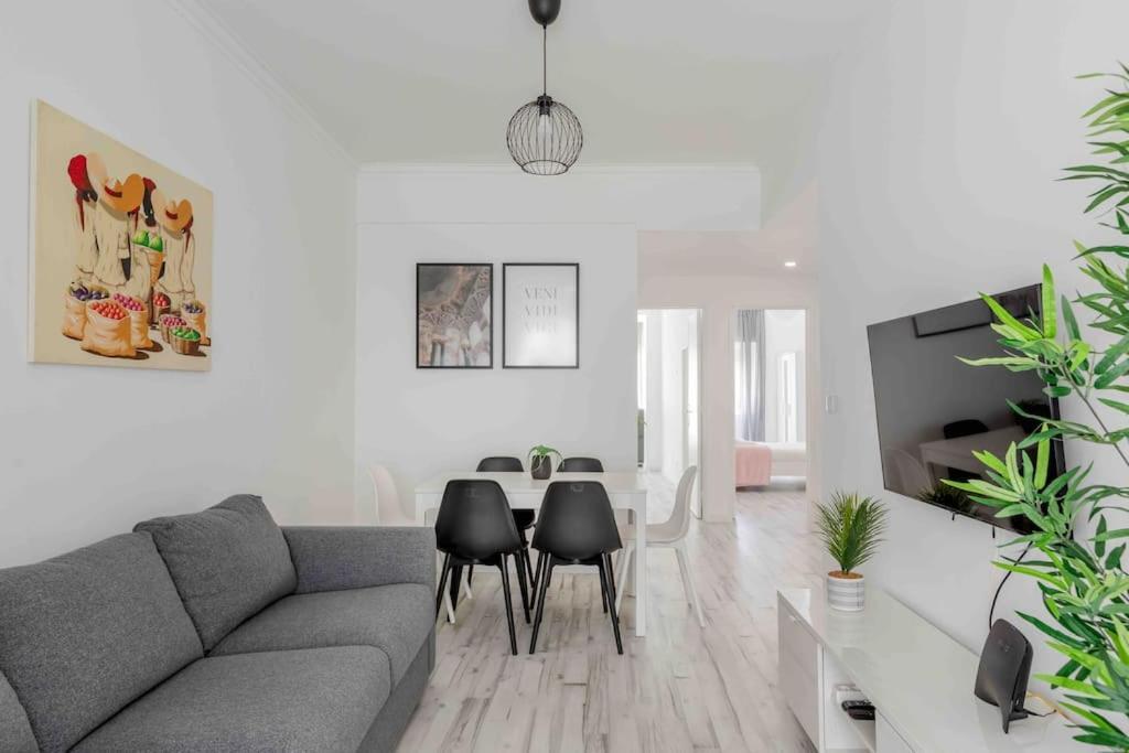 Lovely 3-Bedroom Condo W/ Free Parking On Premises Queluz Buitenkant foto