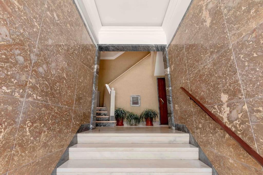 Lovely 3-Bedroom Condo W/ Free Parking On Premises Queluz Buitenkant foto